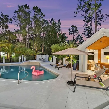Naples Escape, 2 Villas, Pickleball, Basketball, Heated Pool & Spa, Game Room